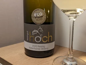 Wein-Tasting Wallertheimer Wißberg Riesling Lagenwein trocken – Weingut Hoch - Weinjoker