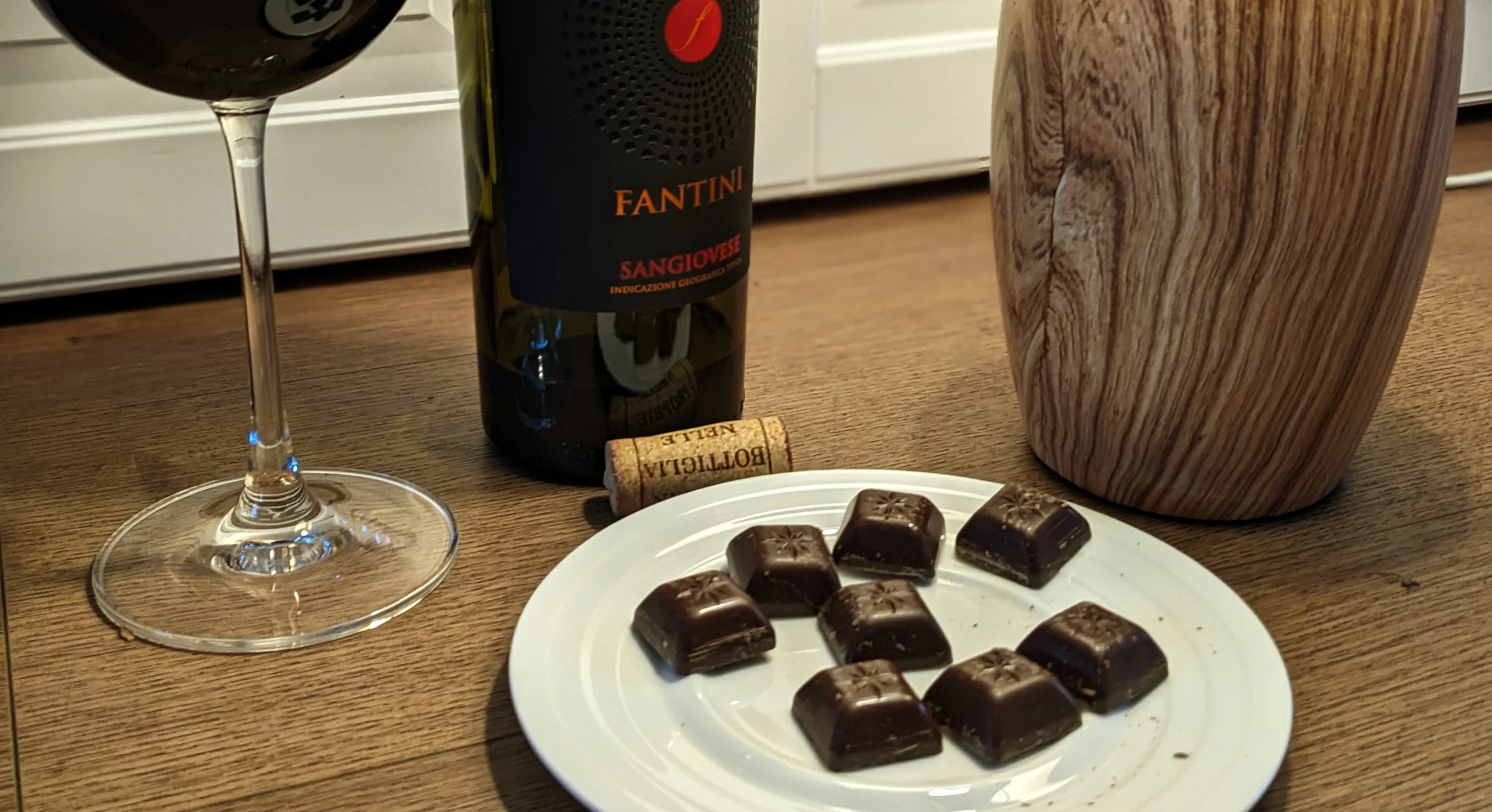 Wein und Schokolade: Eine himmlische Kombination für alle Genießer